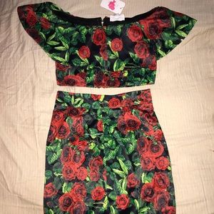 2 piece floral set never worn